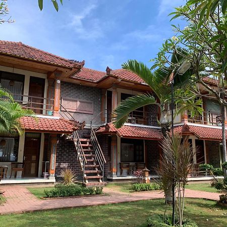 Lovina Beach Hotel Exterior foto