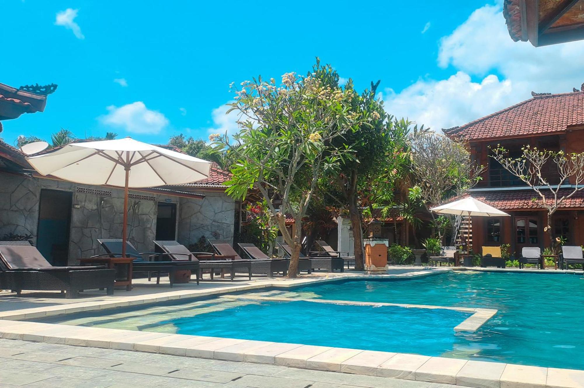 Lovina Beach Hotel Exterior foto