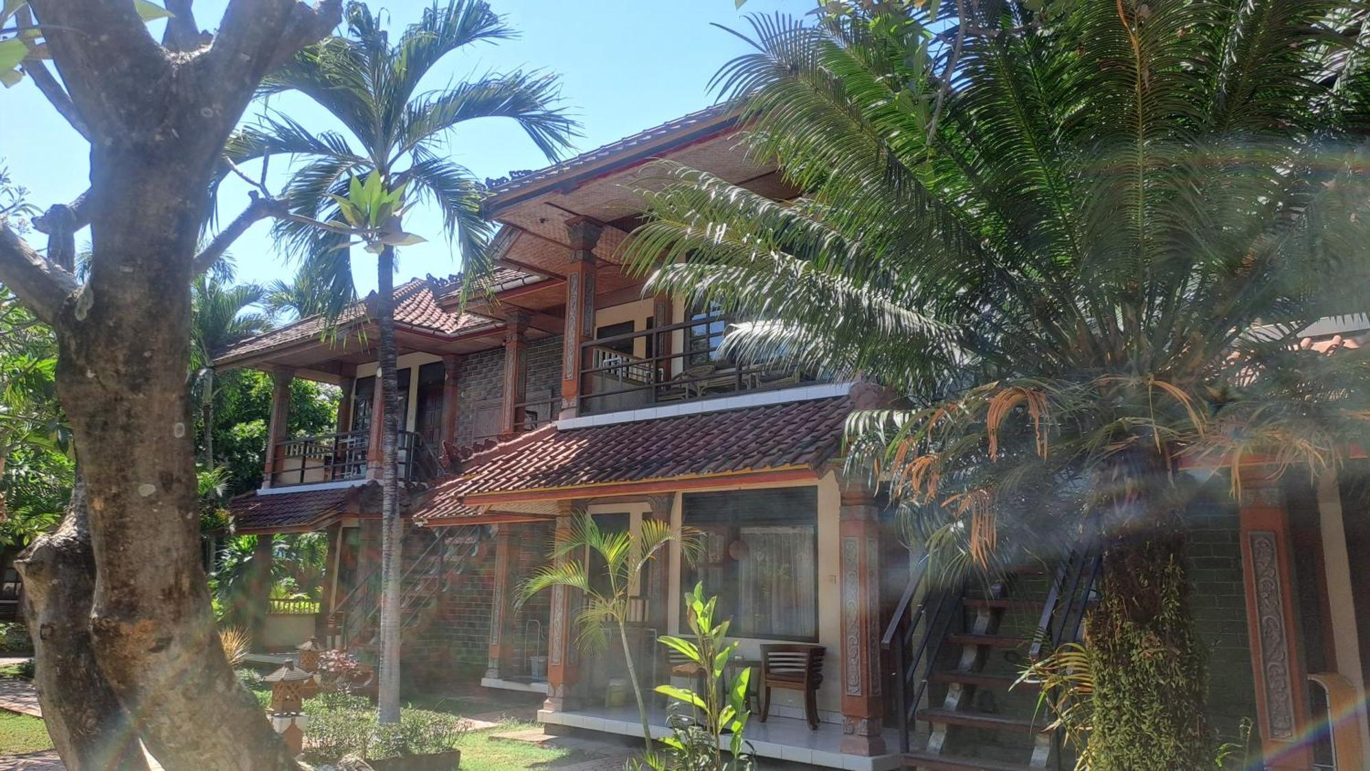 Lovina Beach Hotel Exterior foto