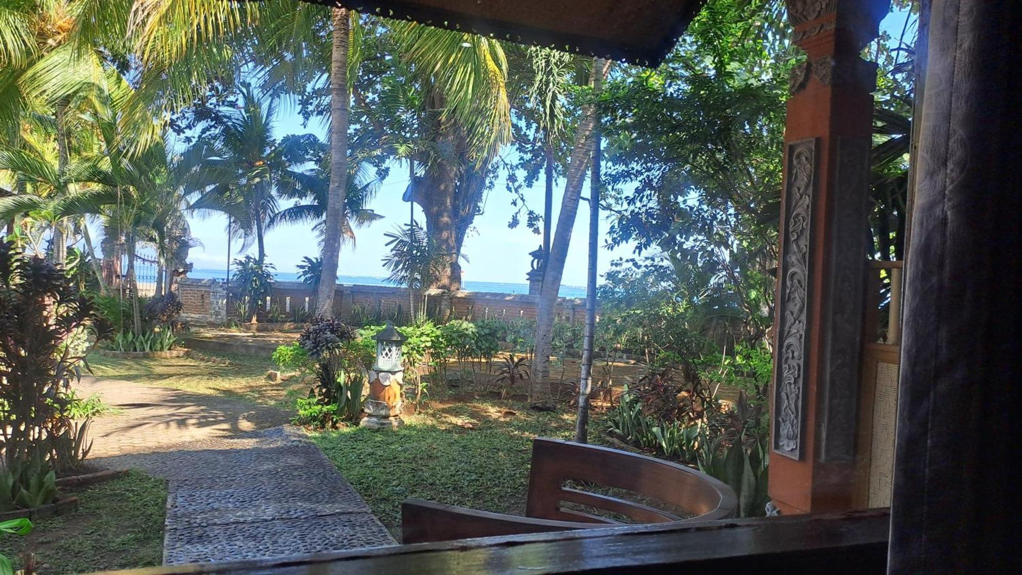 Lovina Beach Hotel Exterior foto