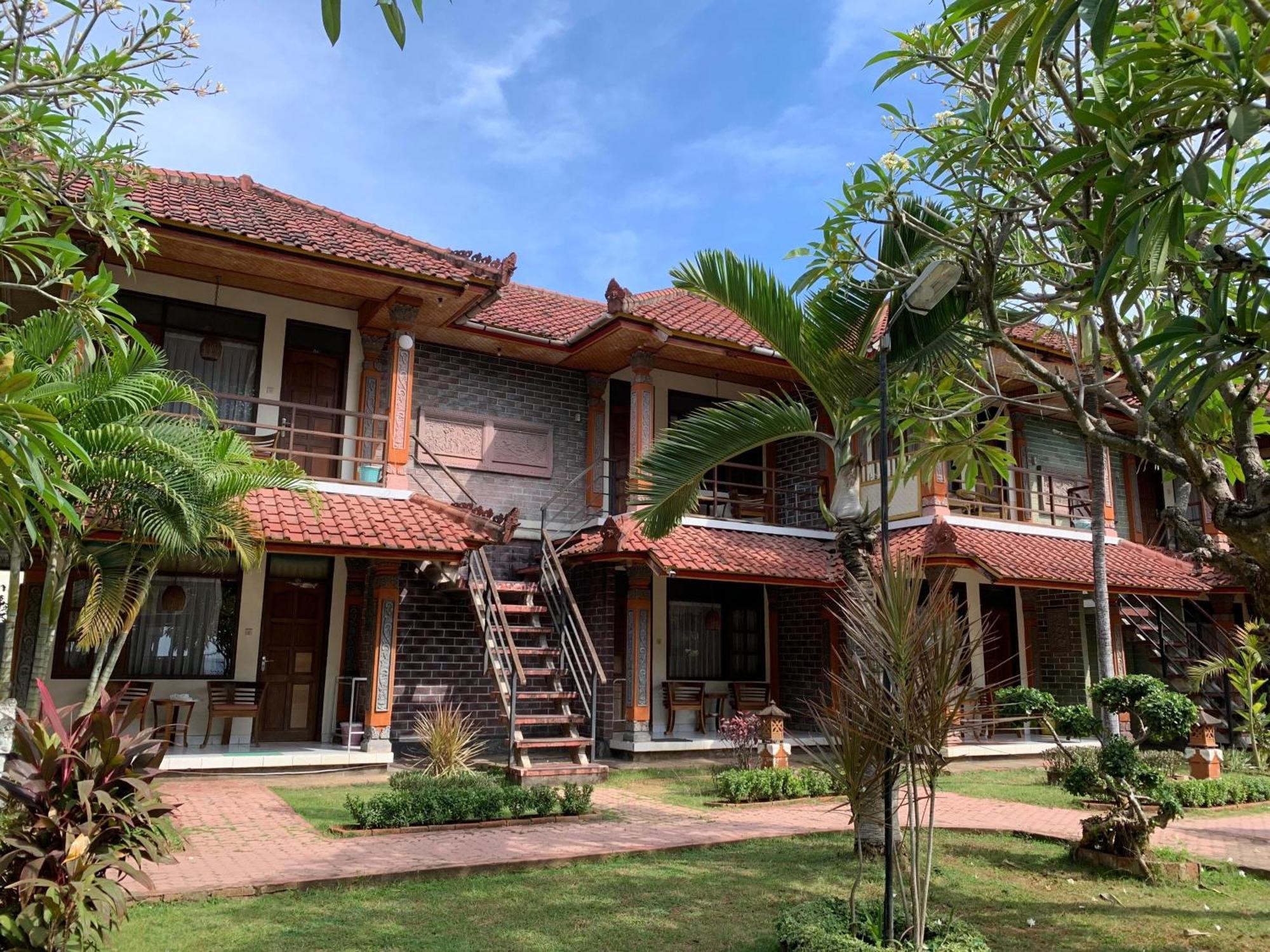 Lovina Beach Hotel Exterior foto